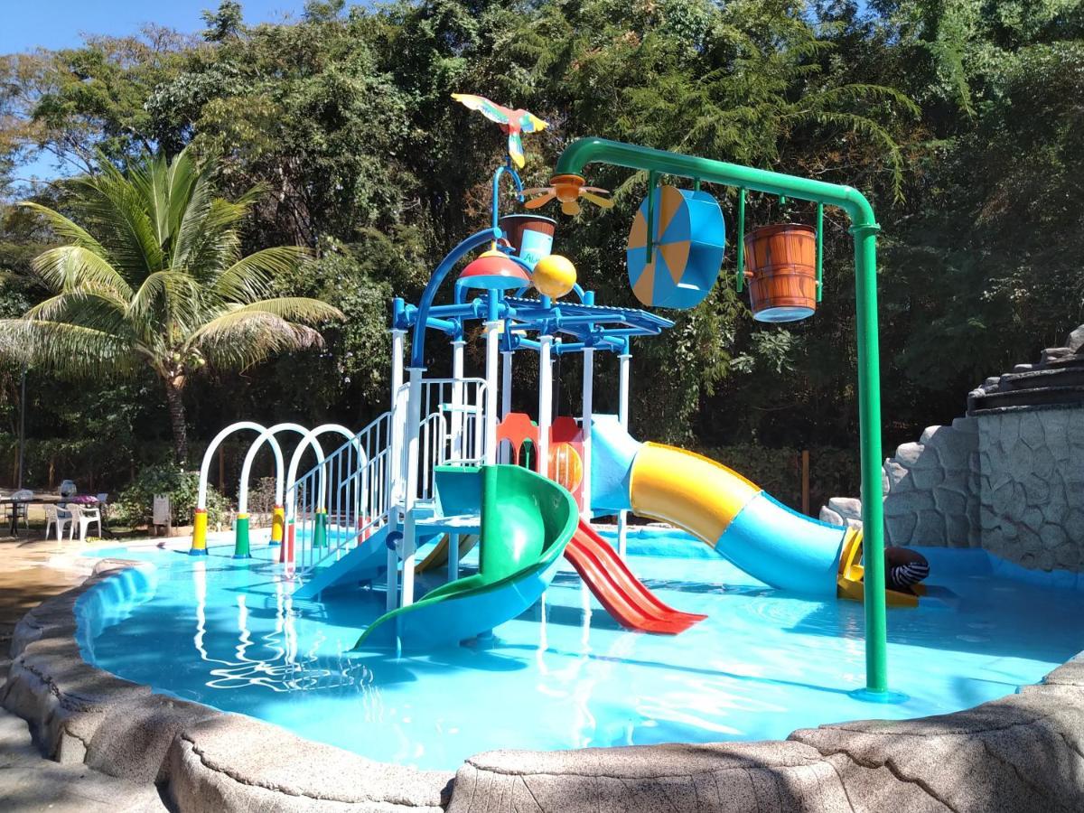 Aldeia Do Lago C204- Com Cozinha , Churrasqueira E Bebidas Liberadas No Parque Aquatico, Internet Banda Larga, Ponto Recarga De Carro Eletrico Caldas Novas Exterior photo